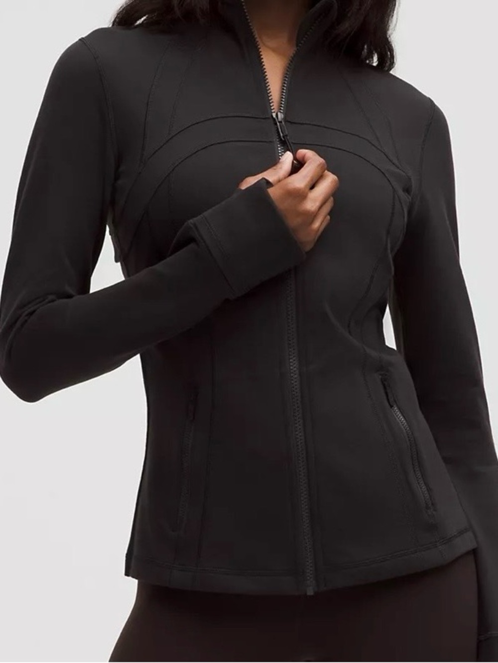 Lululemon Define Jacket
Luon Women's Black Fitted Zip-Up Jacket + Bag